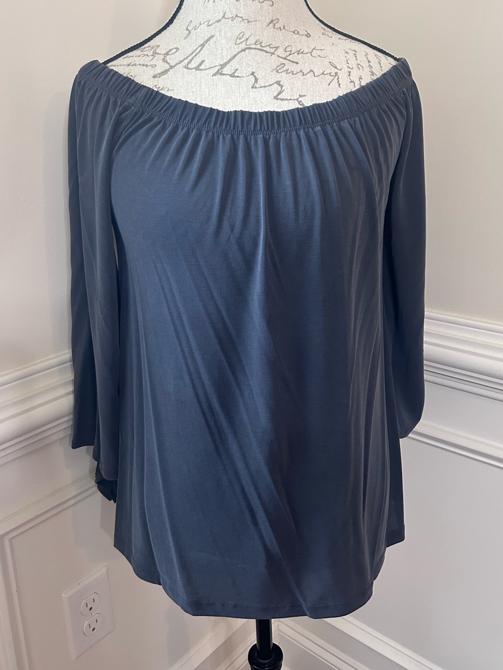 Active USA Off-Shoulder Long Sleeve top in‎ Charcoal